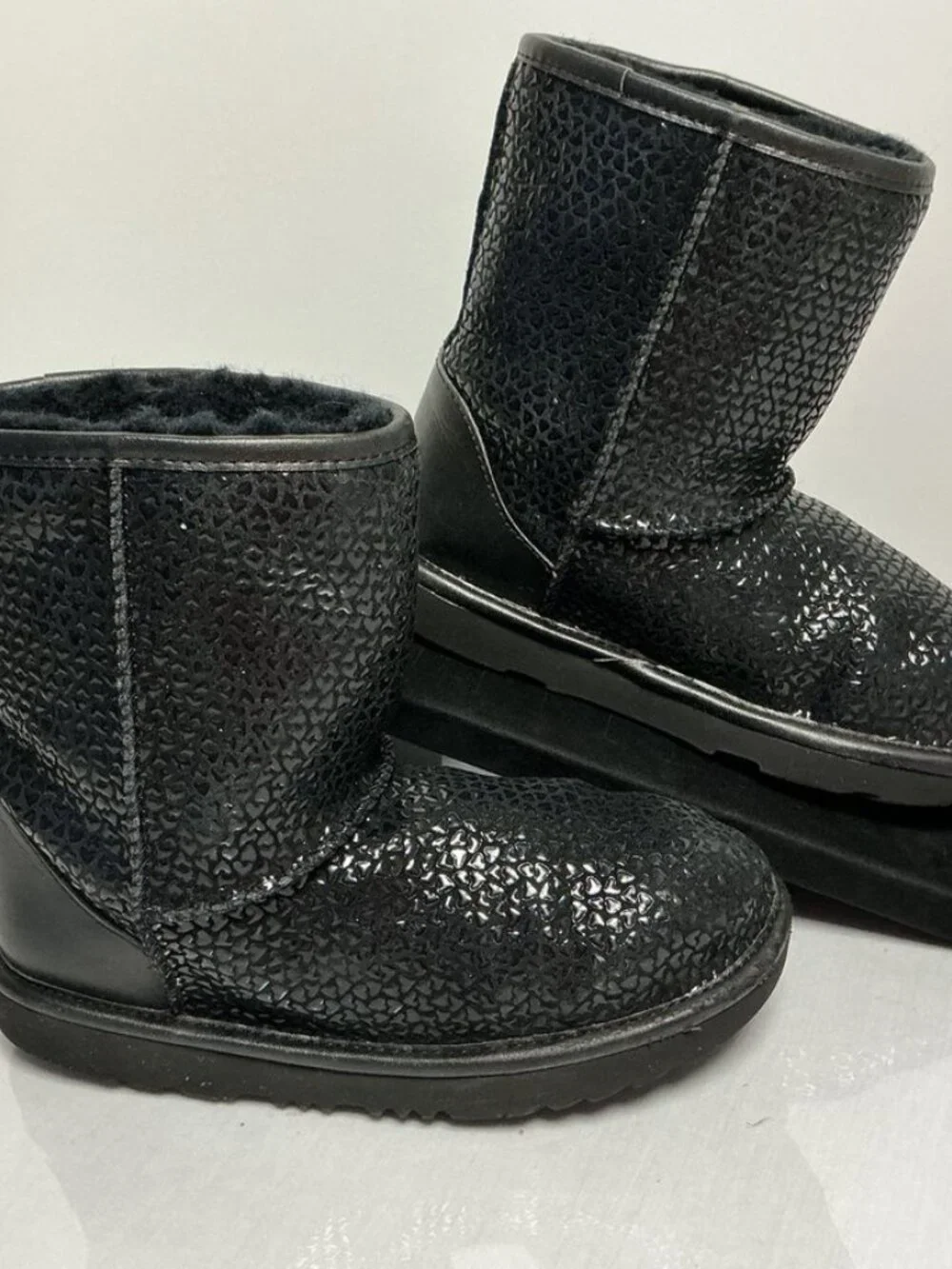 UGG Classic Short Boots Textured Black Shearling Lined Youth 3
